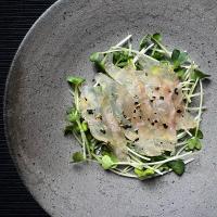 昆布締め天然真鯛のカルパッチョ 馬告で